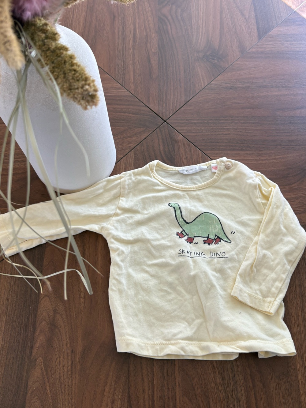 Zara Cream 'Skating Dino' Long-Sleeve Tee